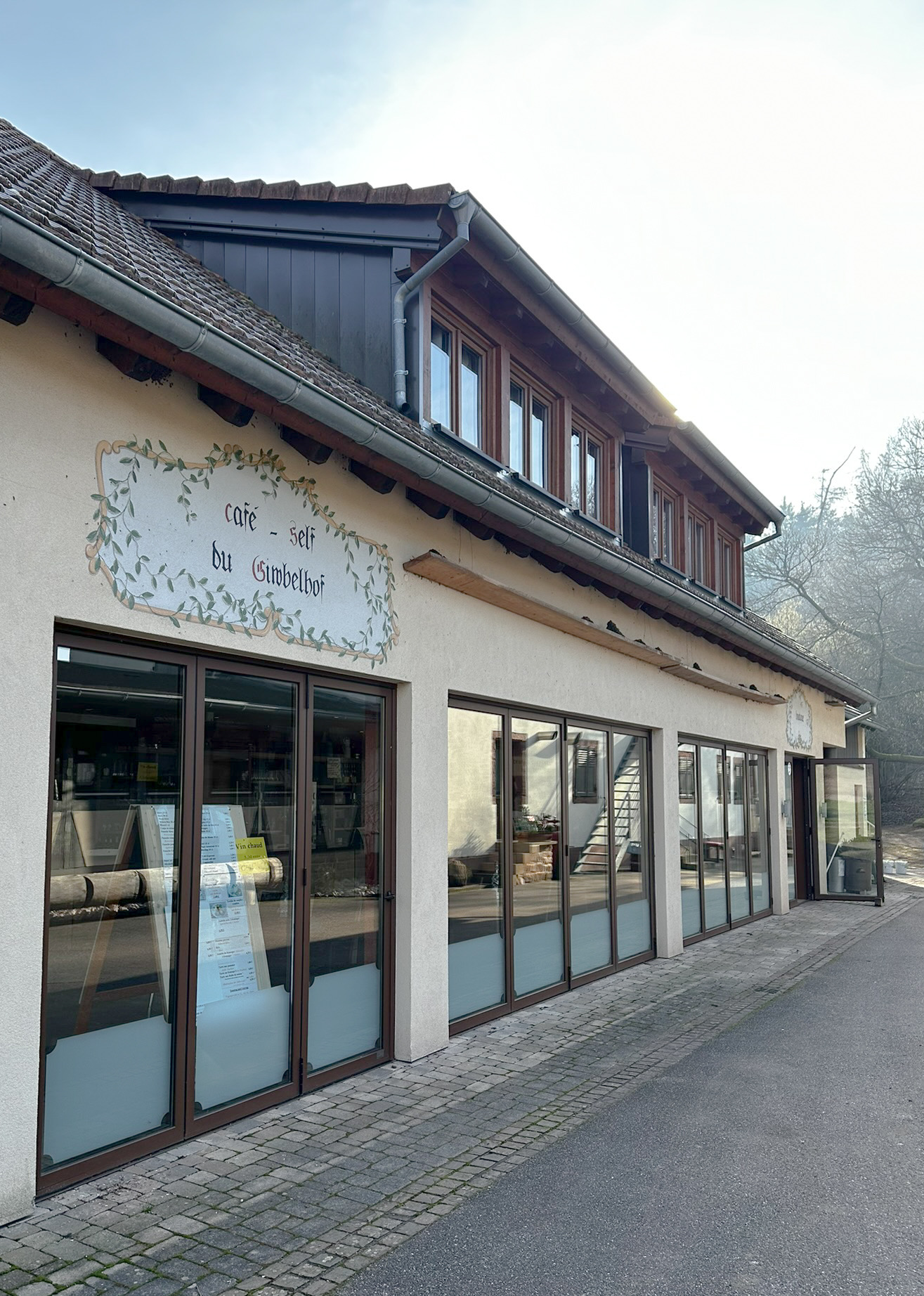 Terrasse extérieure du self-service